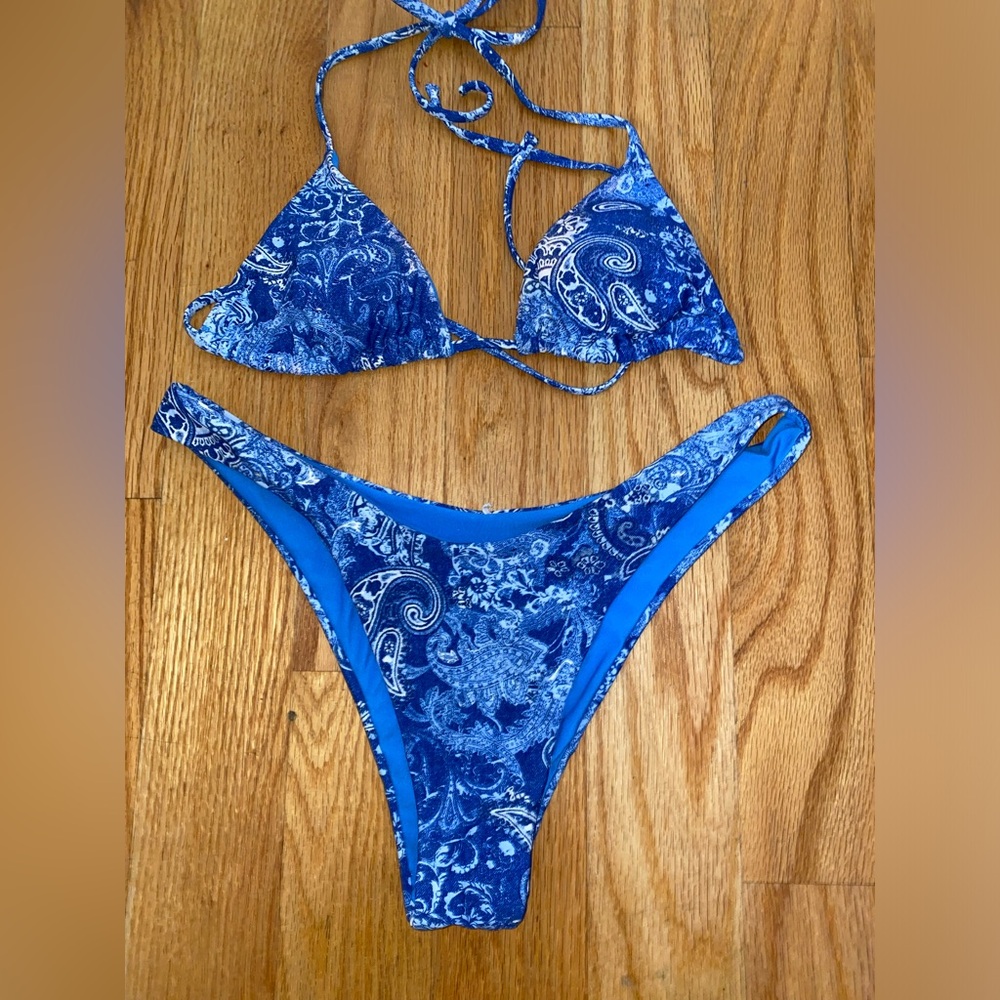 Princess polly bathing suit Large bottoms small top worn once